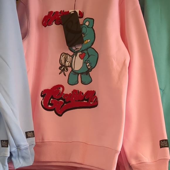 Sweaters - Picture 3 of 9